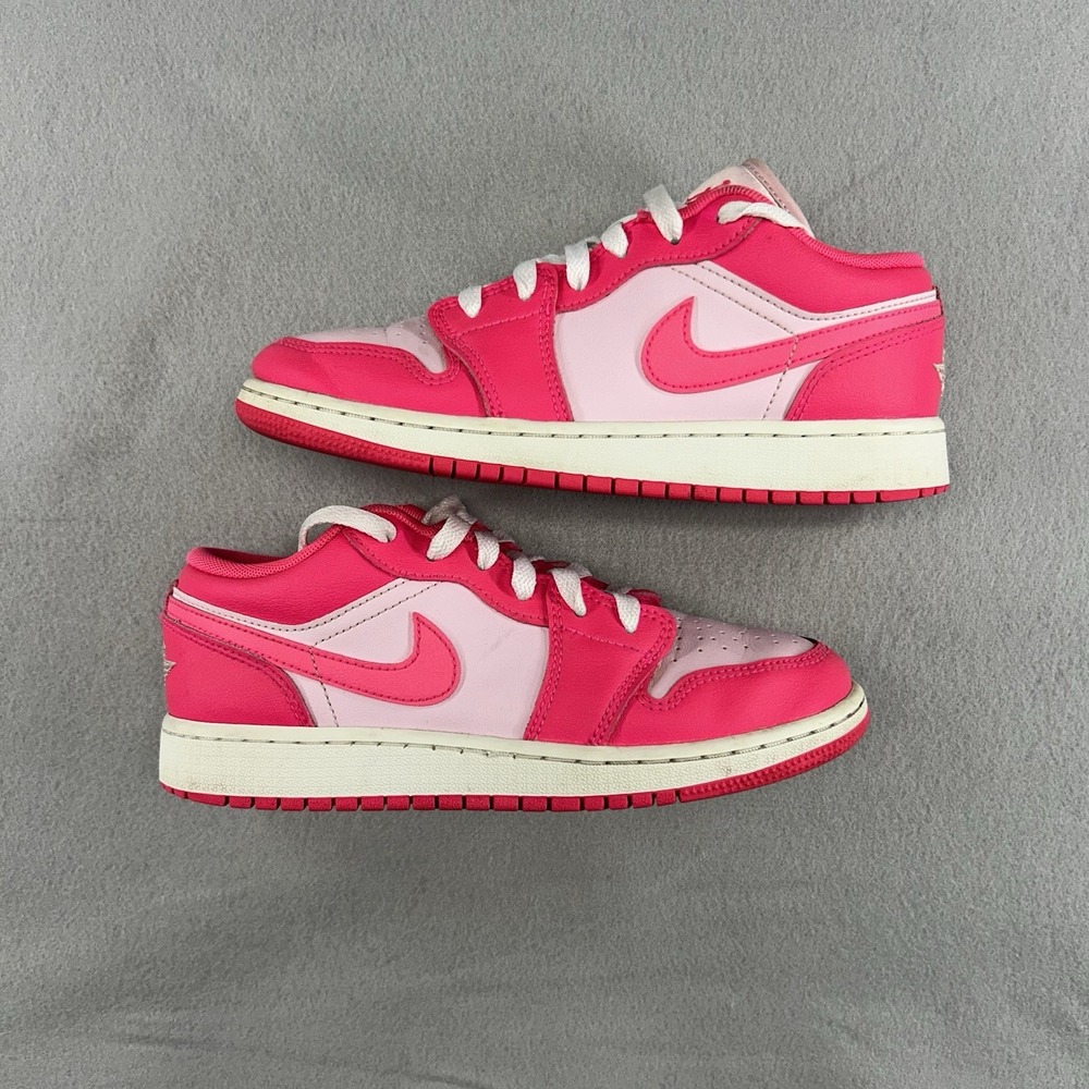 Air Jordan 1 Low Hyper Pink Sneakers,Size 4.5/ 6W 553560-661 nike Hot Pink Dunks